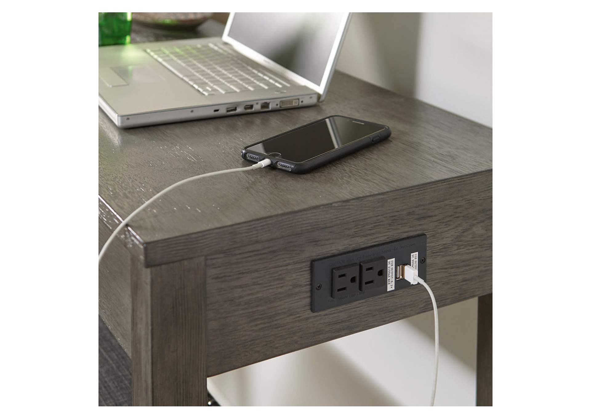 Caitbrook Counter Height Dining Table and Bar Stools (Set of 3)