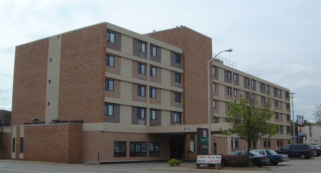 Longwood Plaza Studio, One BA 1055 East State St Rockford IL