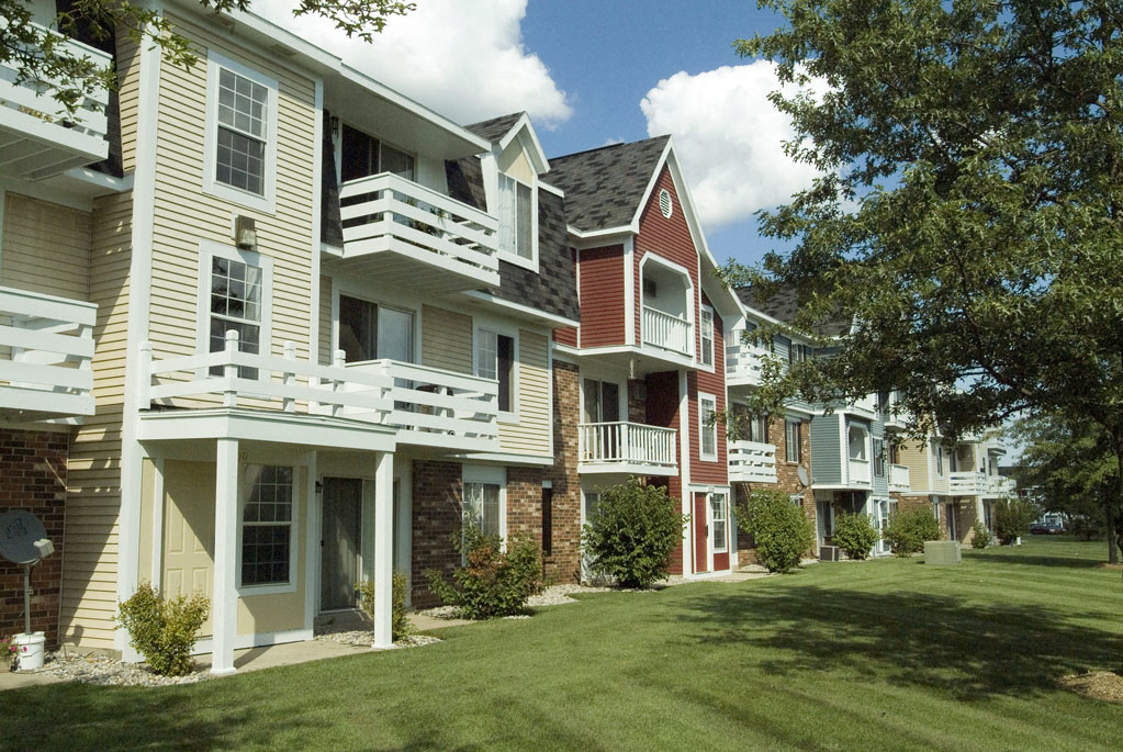 Trappers Cove Apartments in Lansing, MI Edward Rose