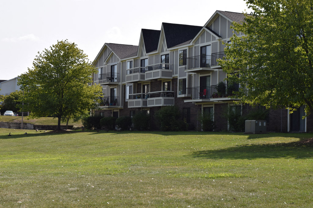 Trappers Cove Apartments in Lansing, MI Edward Rose