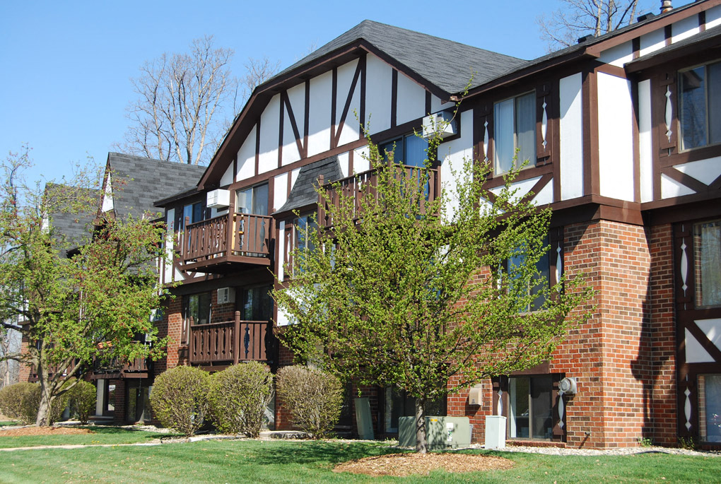 West Wind III Apartments in Fort Wayne by Edward Rose & Sons
