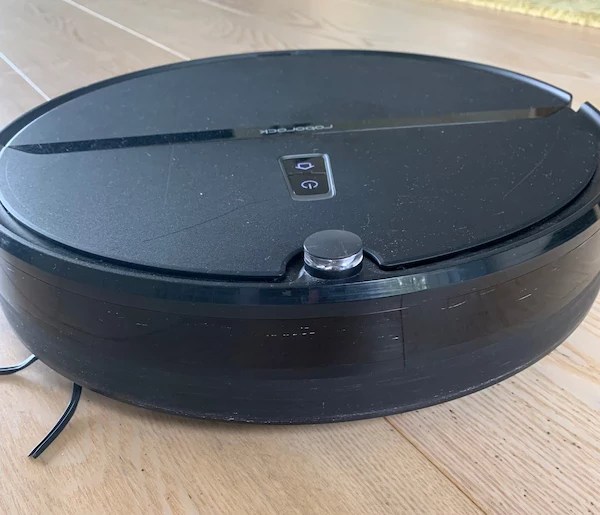 Robot vacuum cleaner Gyroscopic navigation explained, advantages and