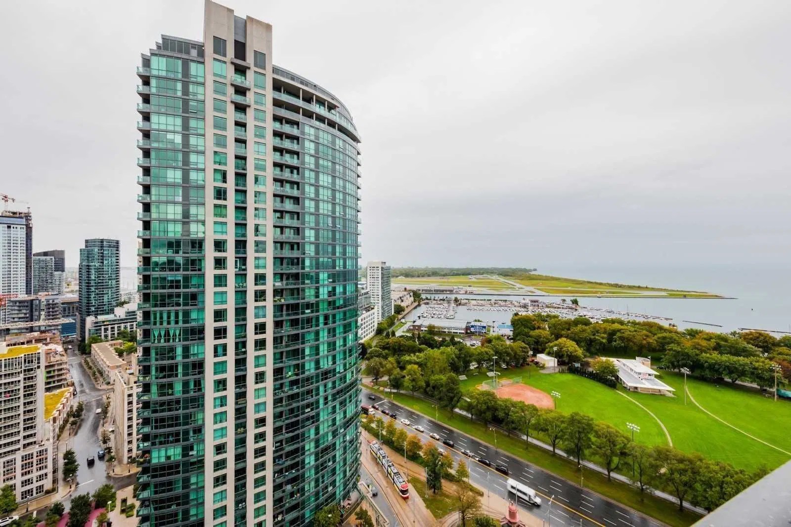 Fort York Blvd, Toronto Condo For Lease Dwelly.ca