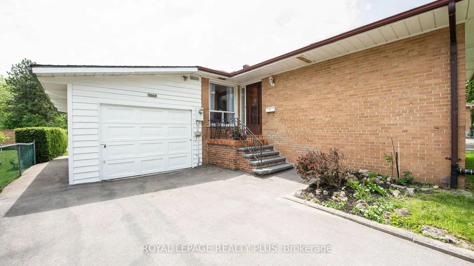 1260 Lewisham Drive For Sale