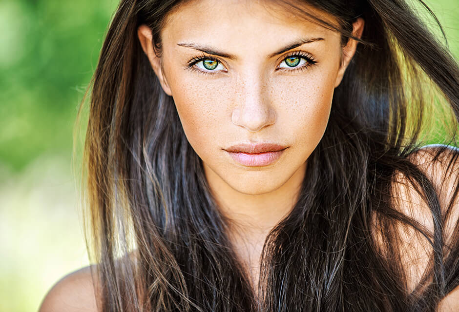 Make your face look thinner — RetouchMe app