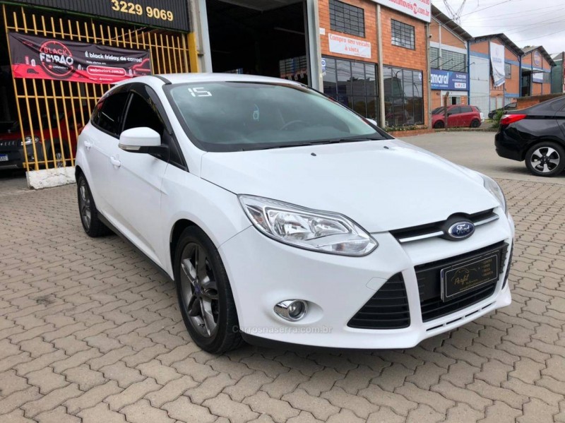 FOCUS 2.0 SE HATCH 16V FLEX 4P AUTO 2015 CAXIAS DO SUL Carros na Serra