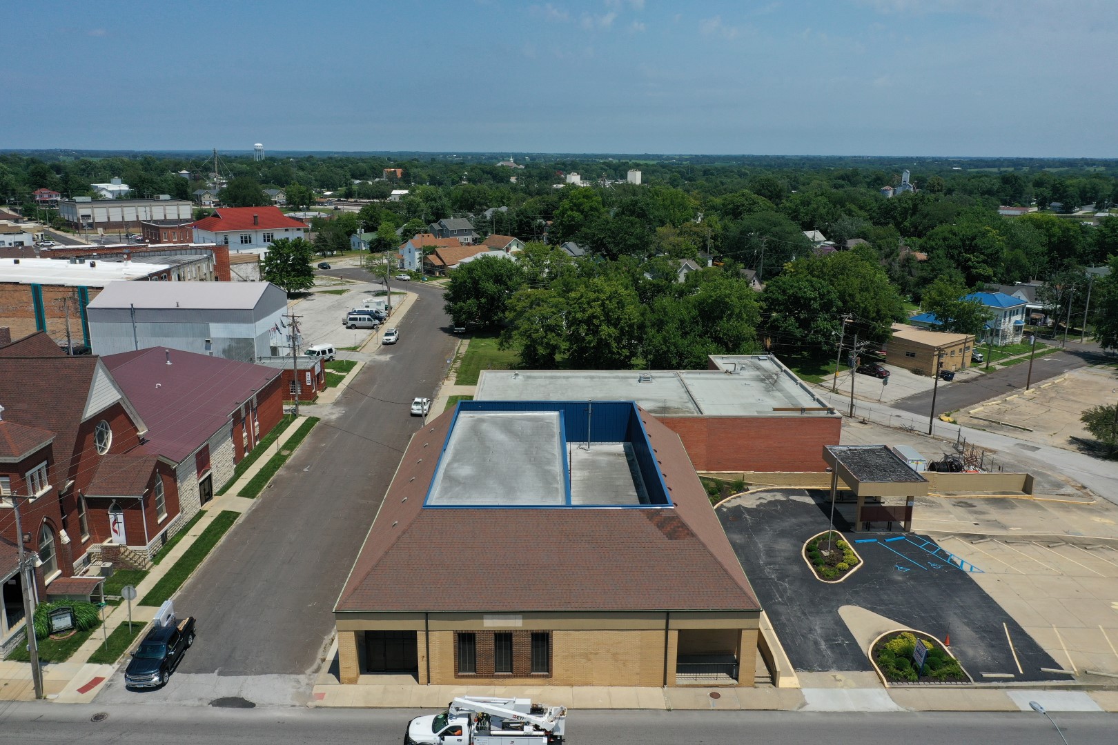 Former Bank Branch With DriveThru Trenton Missouri Marketplace