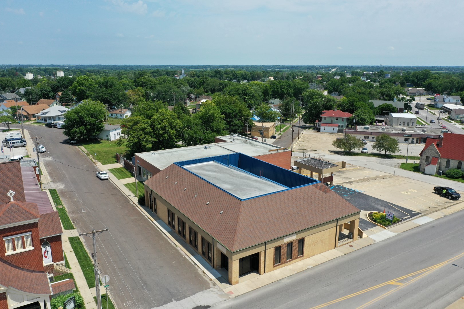 Former Bank Branch With DriveThru Trenton Missouri Marketplace