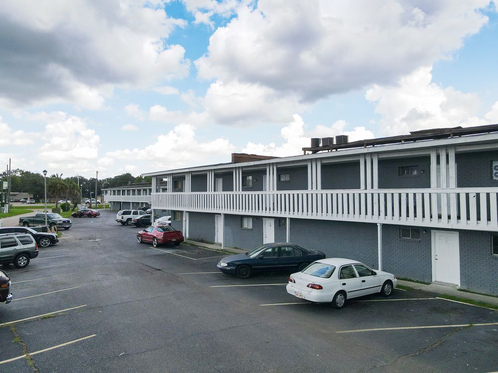 Summer Grove Apartments Marketplace