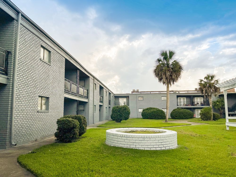 Summer Grove Apartments Marketplace