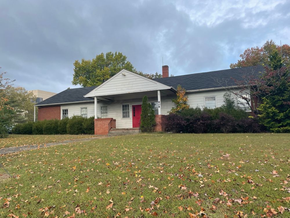 908 Oak Ridge Turnpike Marketplace