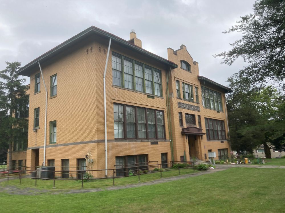 Lincoln School Apartments Marketplace