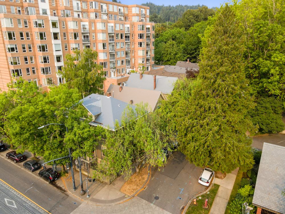 Goose Hollow Apartments Marketplace