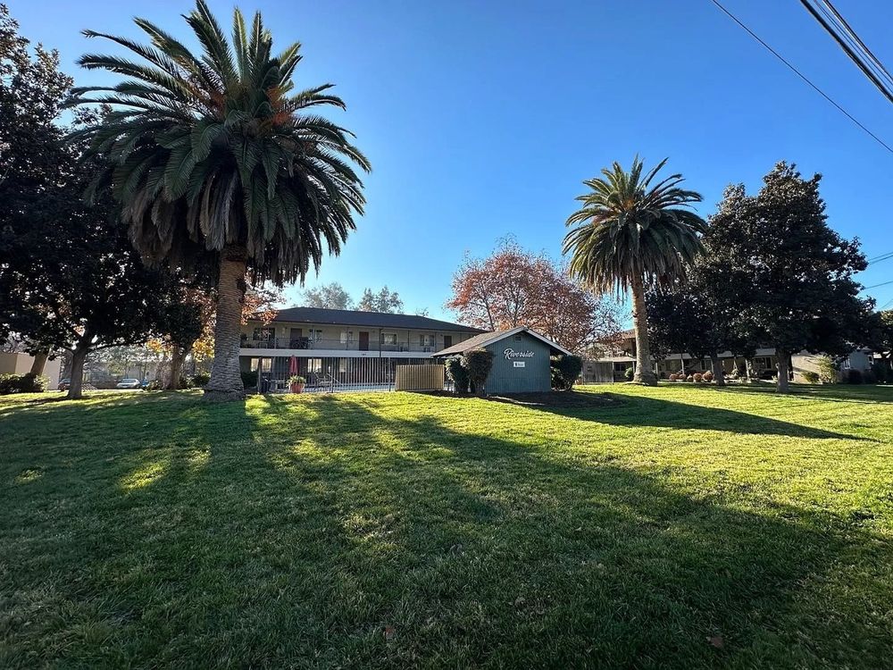 Riverside Apartments Marketplace