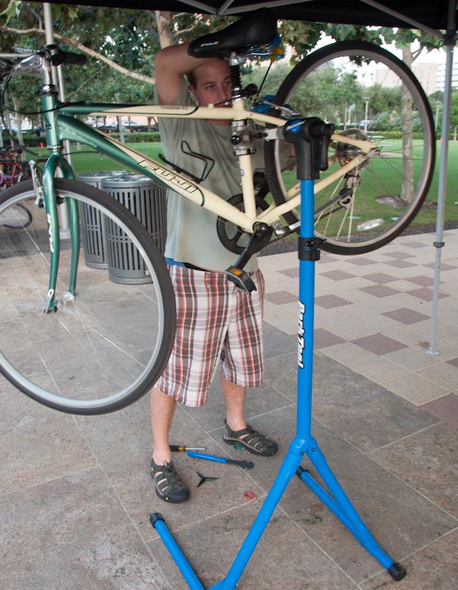 Heavy Duty Bicycle Work Stand Bicycle Post