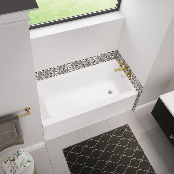 MAAX Bosca 20 x 30 x 60in Righthand Drain White Acrylic Bathtub