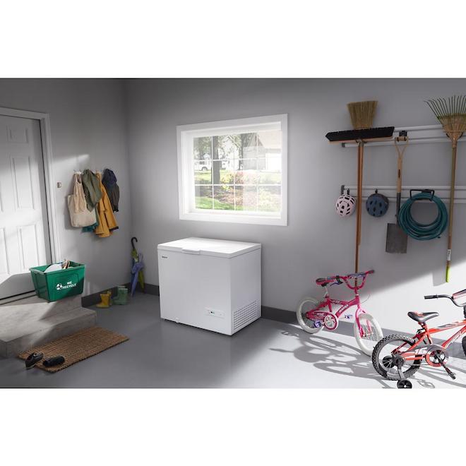 Whirlpool White 9cu ft Convertible Chest Freezer WZC3209LW RONA