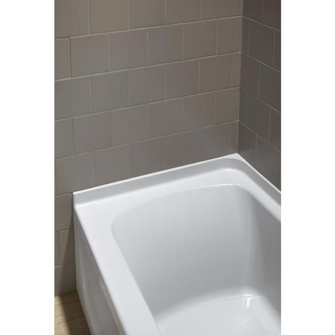 Sterling 32in x 60in White Polyresin/Fibreglass Rectangular Bathtub with RightHand Drain