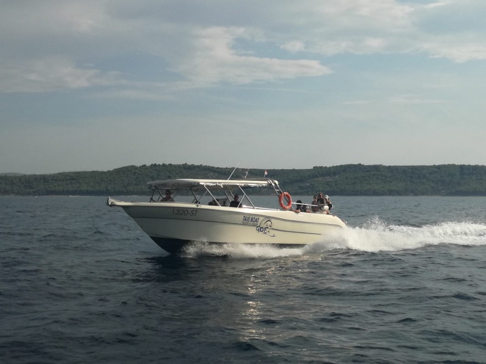 Rent a motorboat Enzo 35 Gof SamBoat