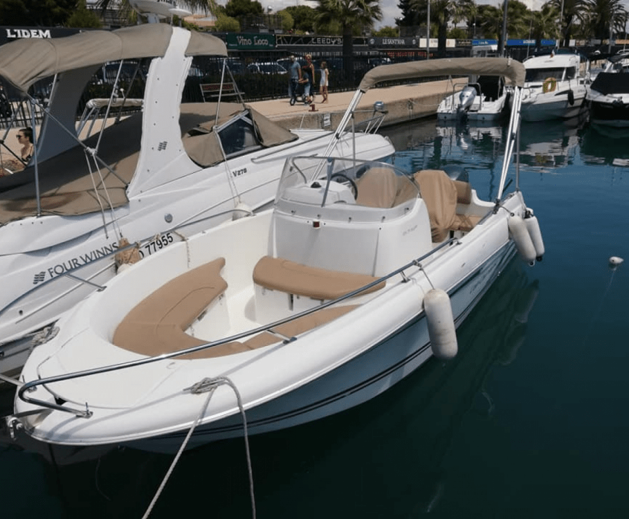 Location Bateau à moteur Jeanneau Cap Camarat 6.5 CC CAP CAMARAT 6.50