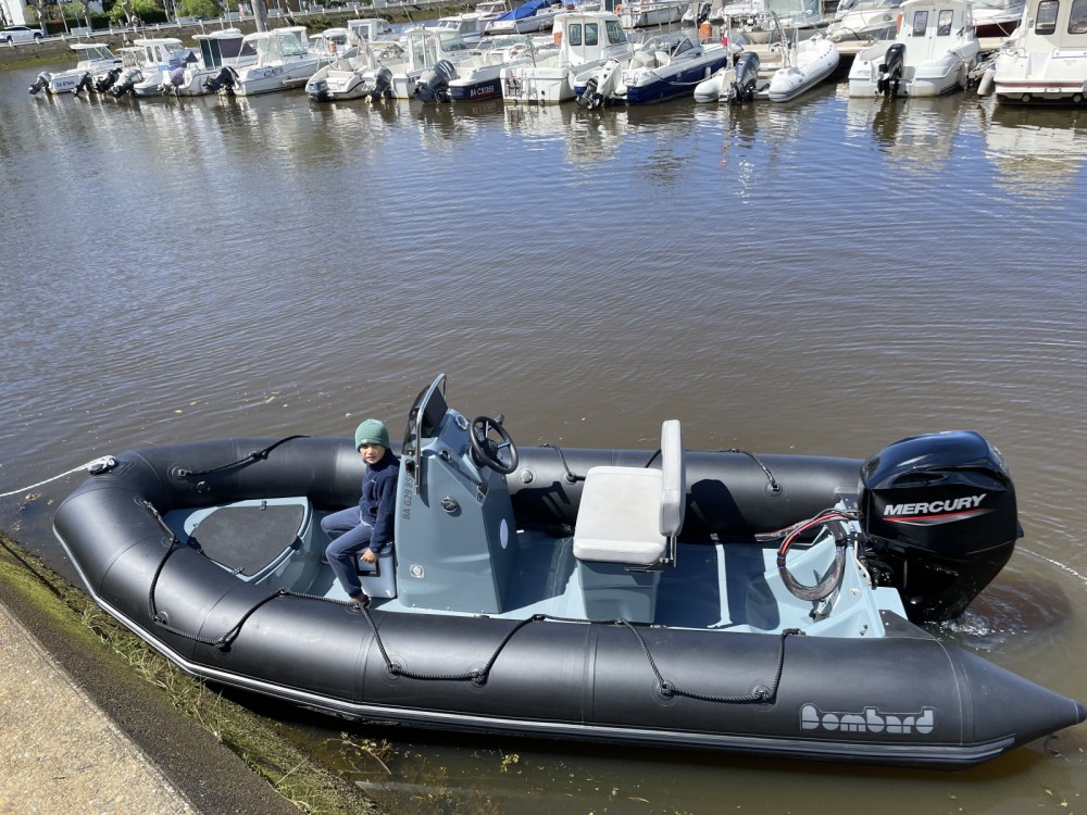 Location Semirigide Bombard Explorer 550 Black Line Capbreton SamBoat