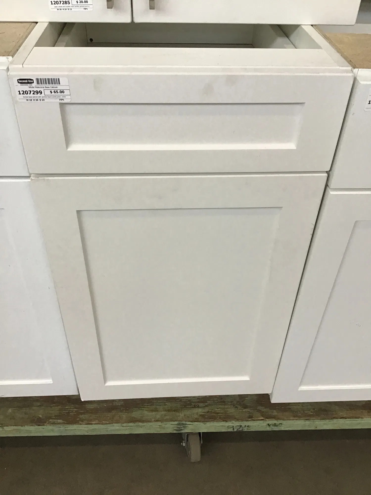 White Melamine Base Second Use Building Materials and Salvage