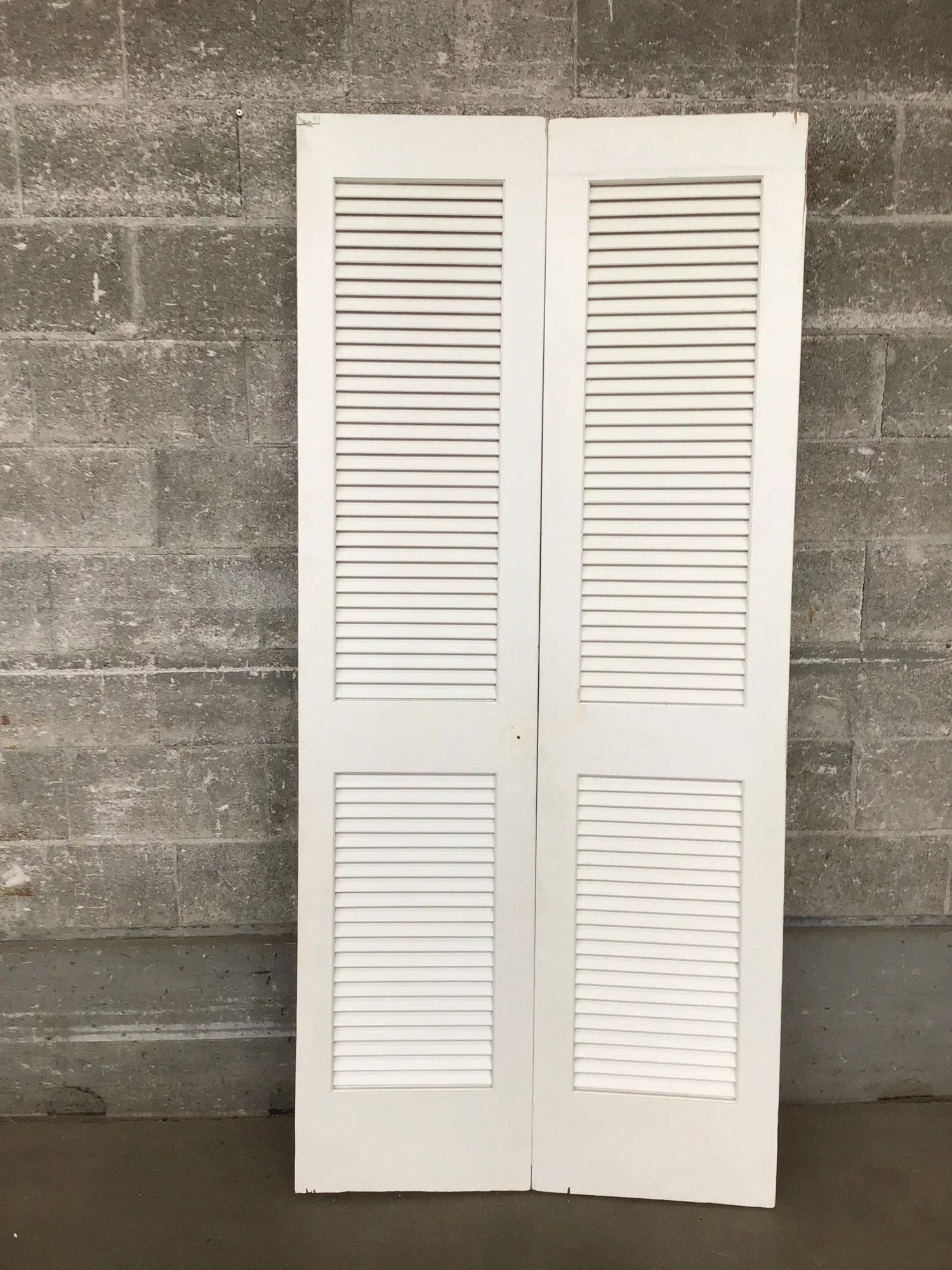 36″ Louvered BiFold Door Second Use Building Materials and Salvage