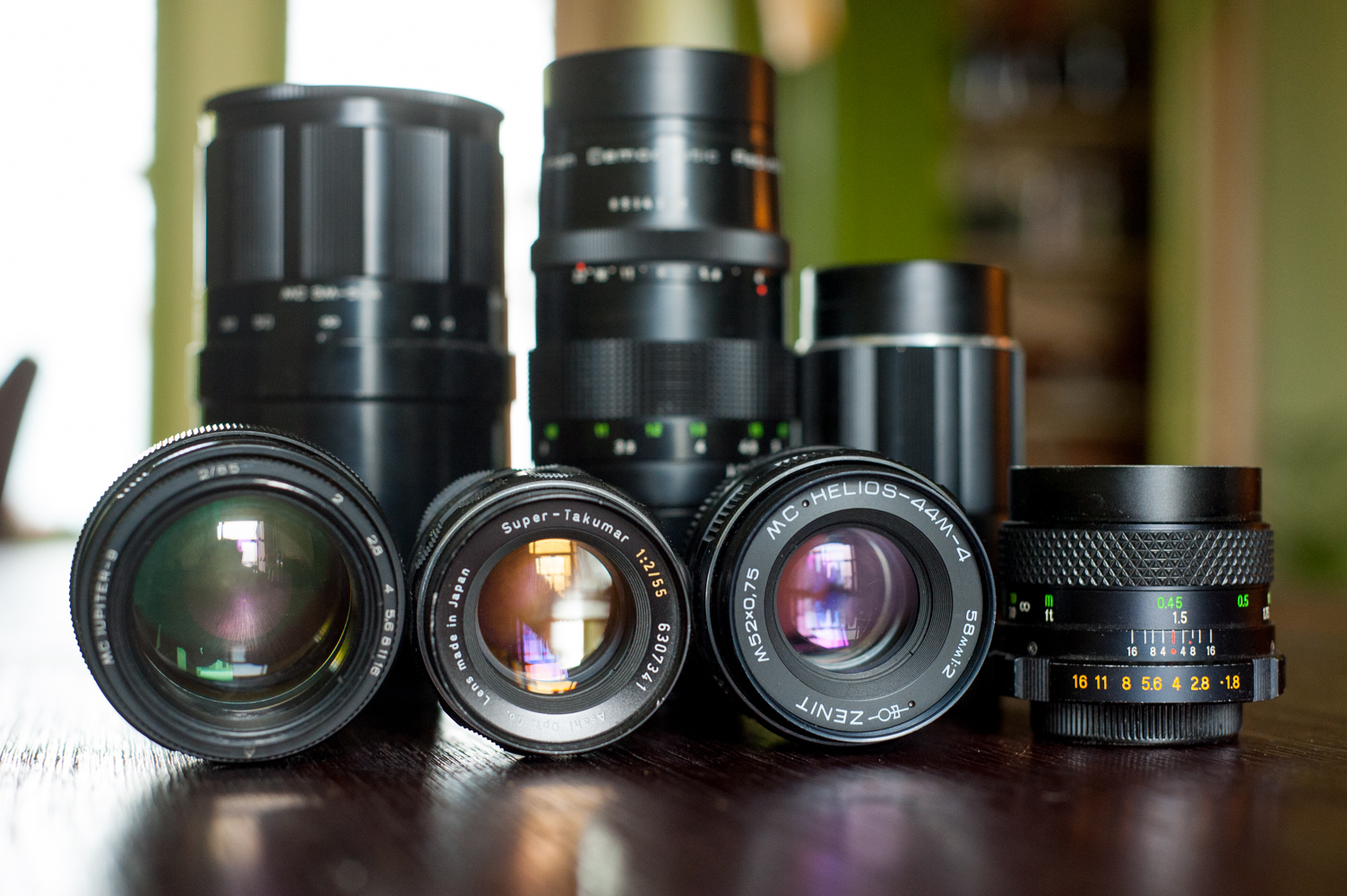 Using vintage screw mount (M42) lenses on your modern SLR camera