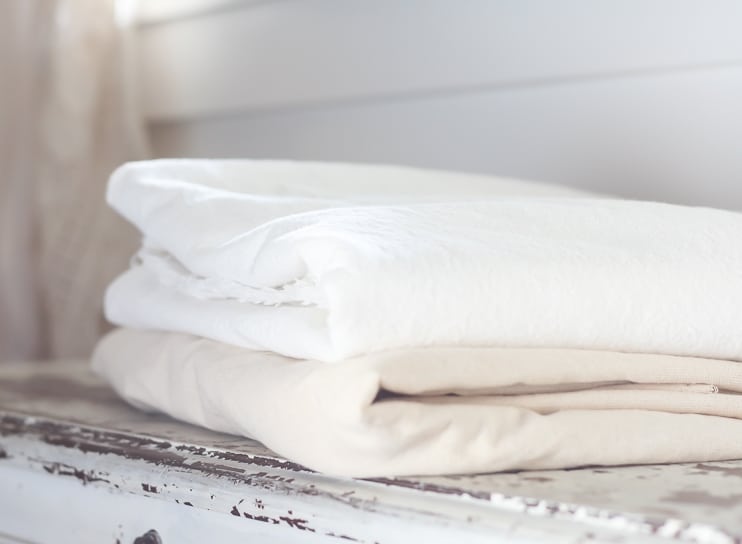 40 Weird But Extremely Clever Ways To Use Old Bed Sheets You Didn't Know