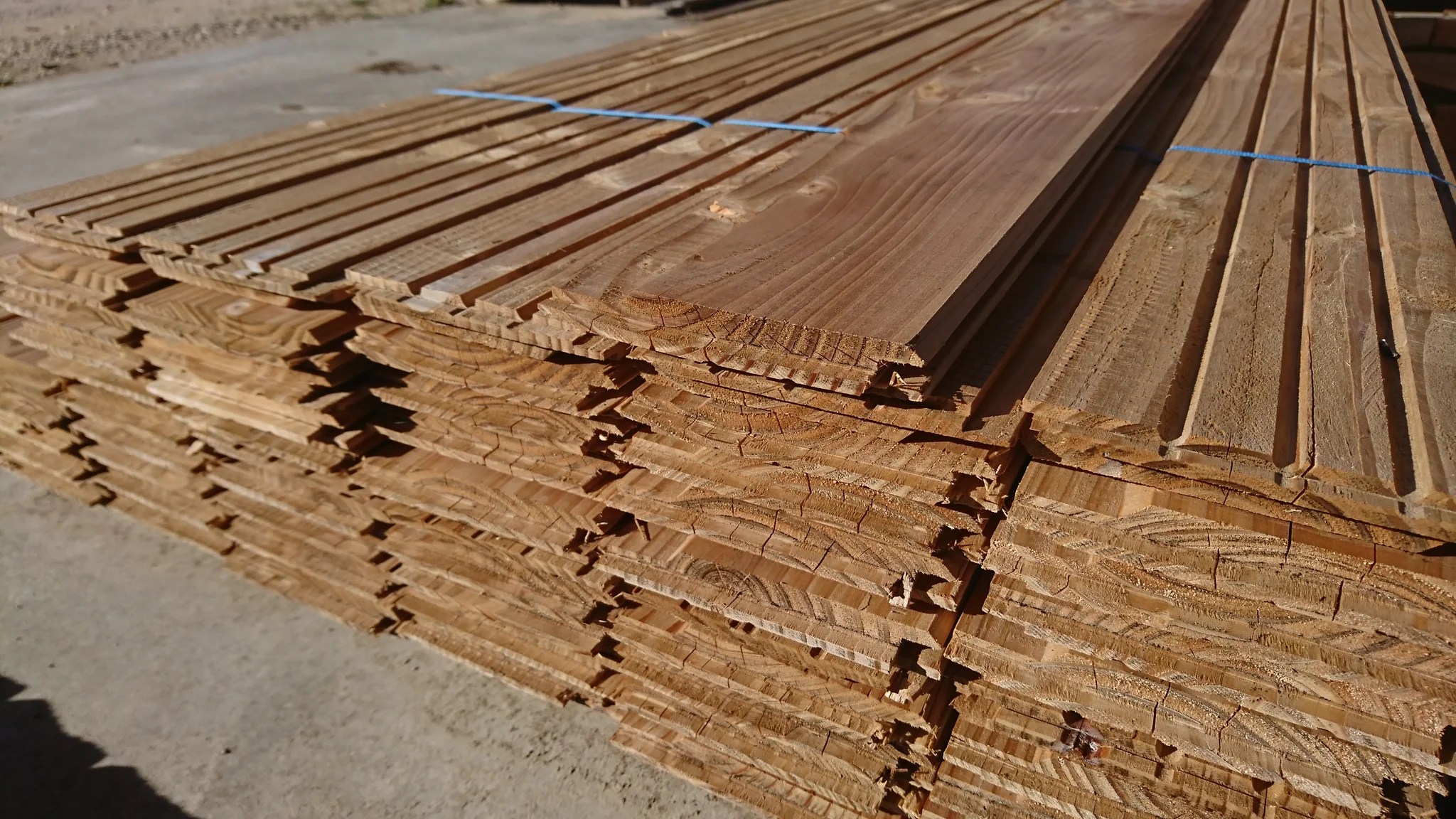 Bardage de Pin Douglas largeur 132mm prix au m² Eco
