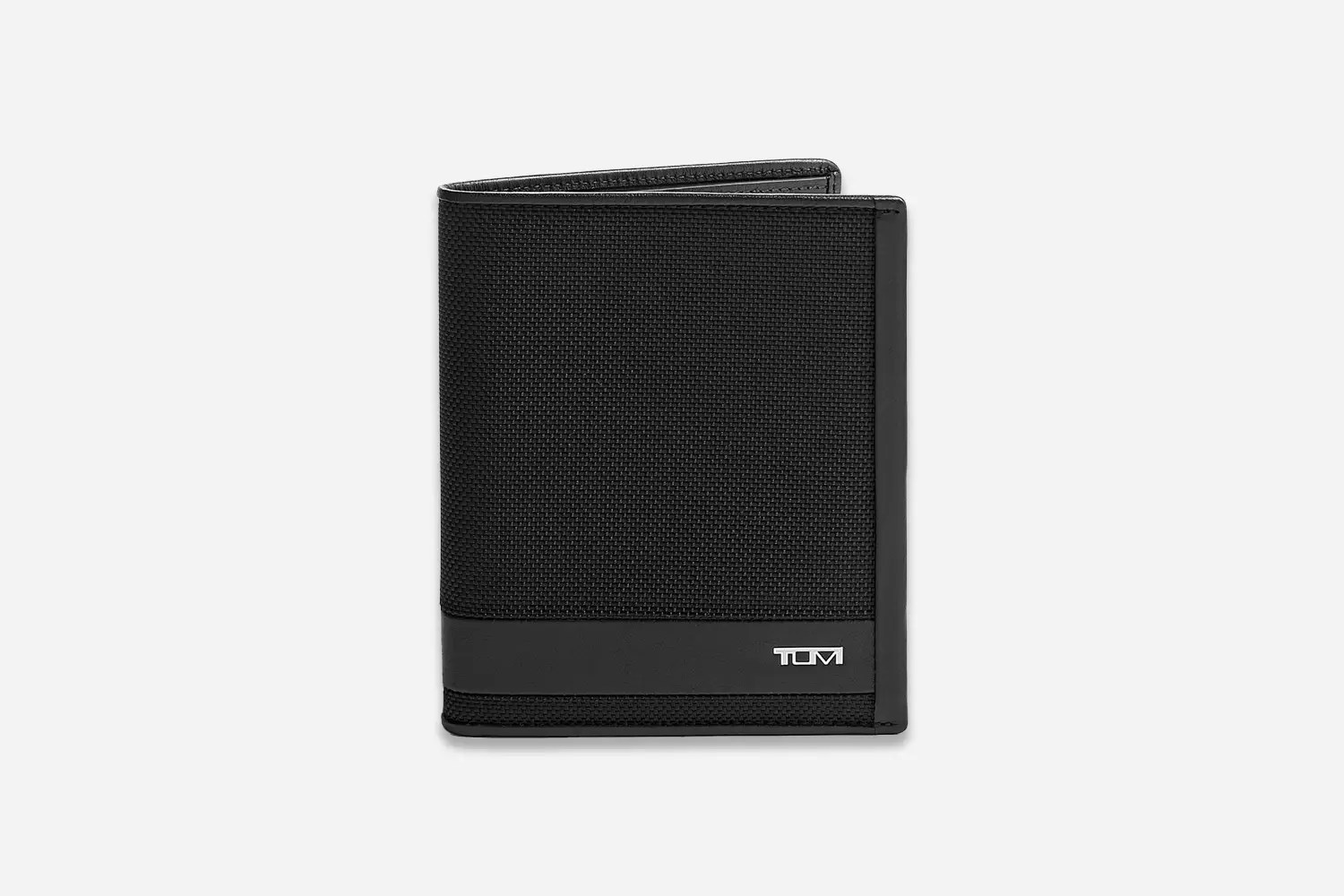 15 Best Travel Wallets for Men in 2024