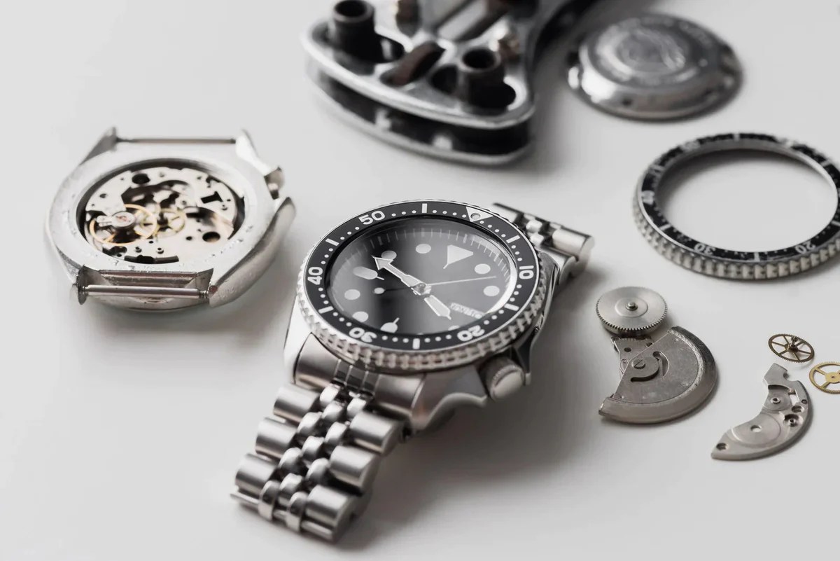 How to Remove Watch Links Without Tool