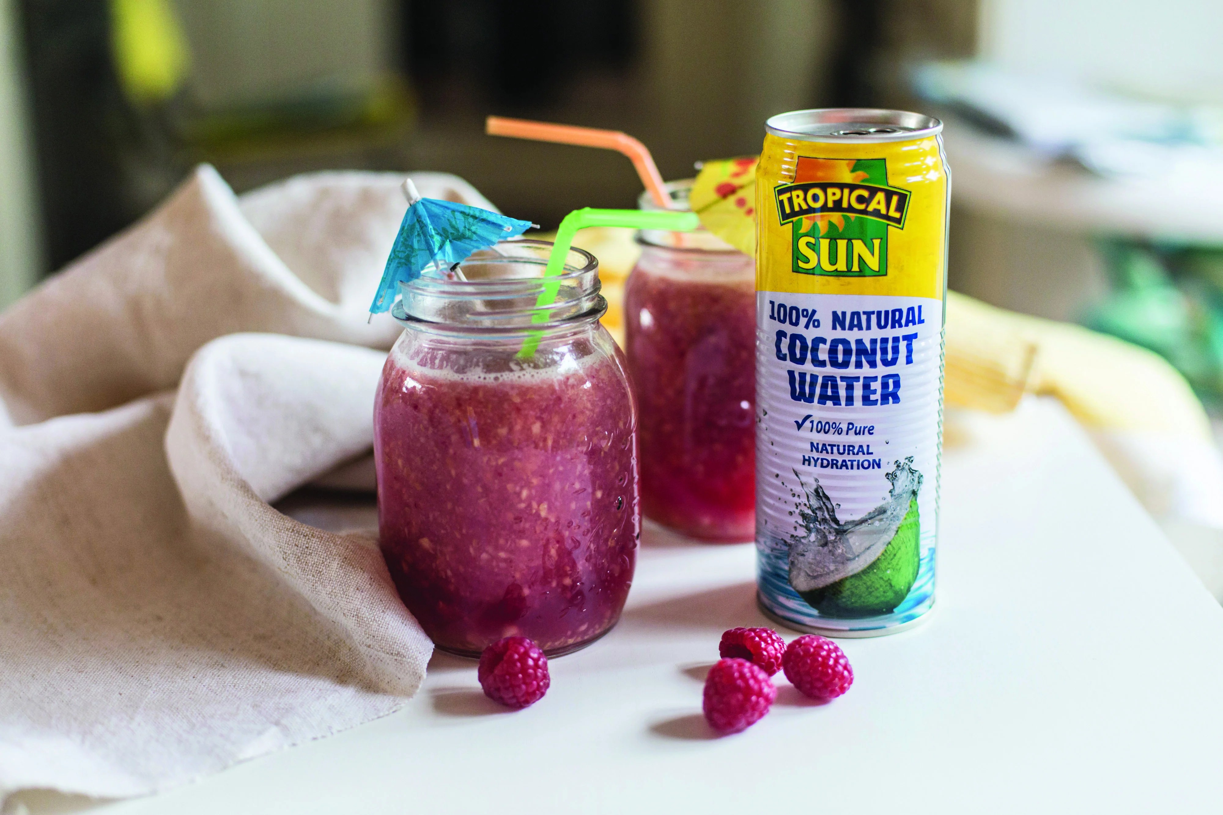 Raspberry, Mango & Coconut Water Smoothie Tropical Sun