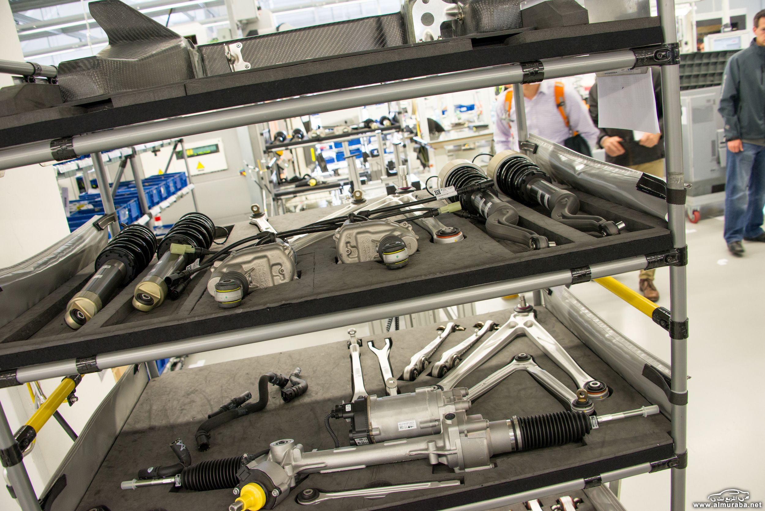 "بالصور" شاهد جولة داخل مصنع تجميع سيارة بورش 918 سبايدر