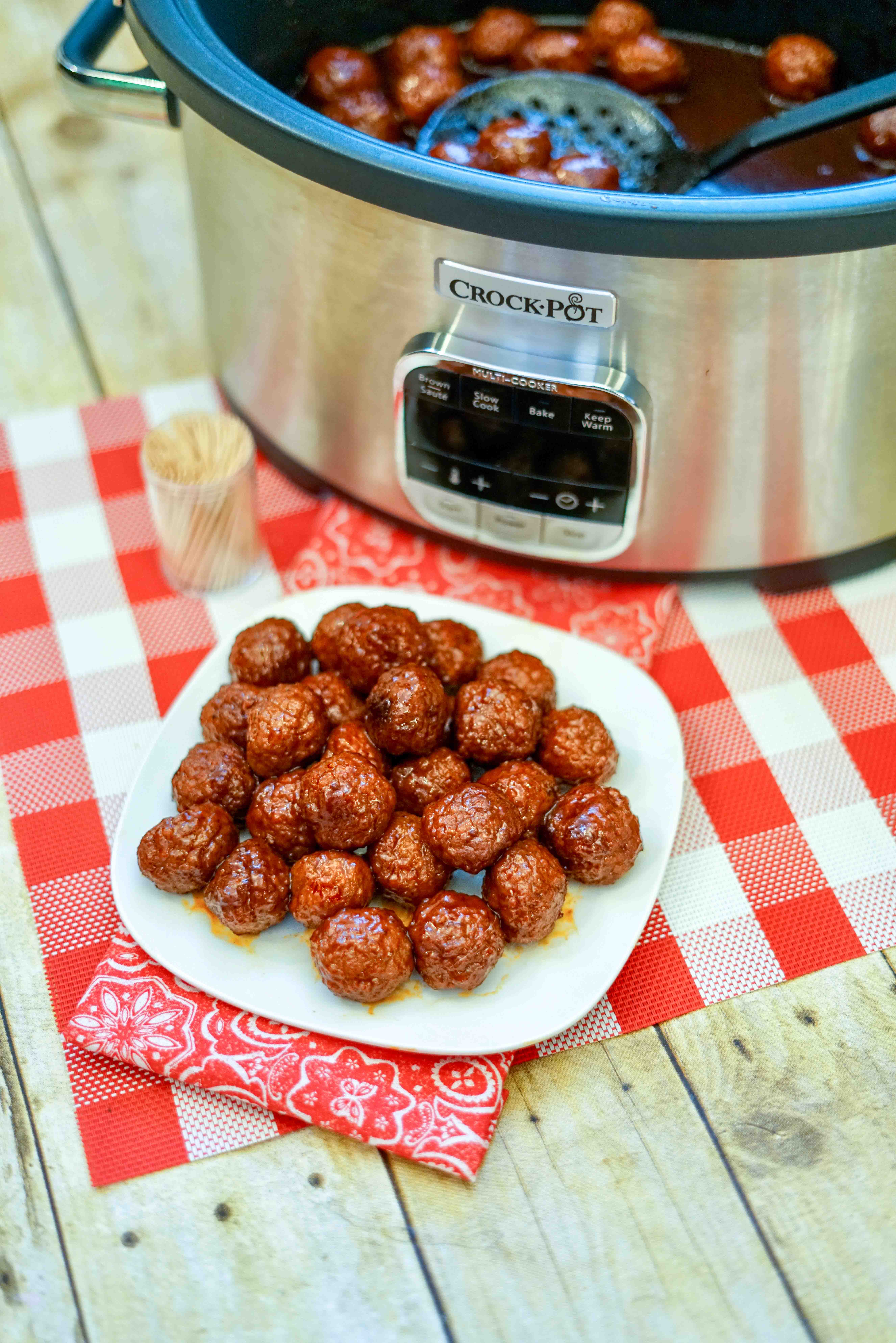 Three Ingredient Slow Cooker Appetizer Meatballs