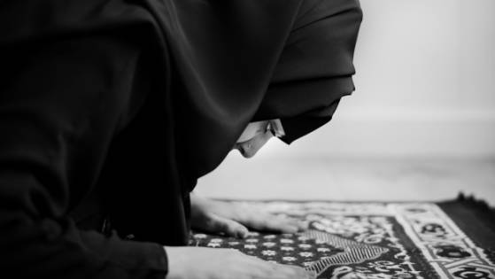 Bolehkah Perempuan Sujud Syukur saat Haid?