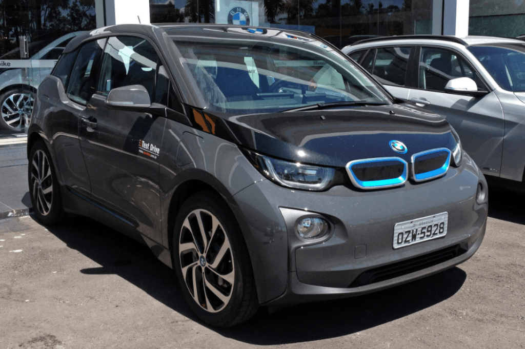 Como funciona o IPVA de carros elétricos e híbridos Carro Elétrico