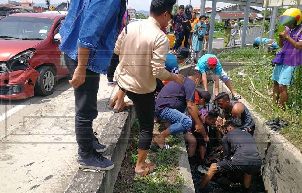 Penunggang Motosikal Maut Terlanggar Kereta Keluar Simpang