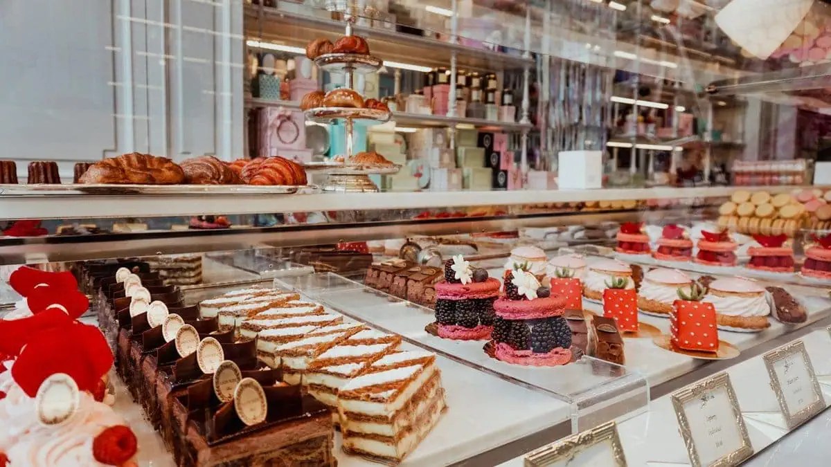 BEST Bakeries in Manhattan TOP 5 for Pastries, Croissants & More