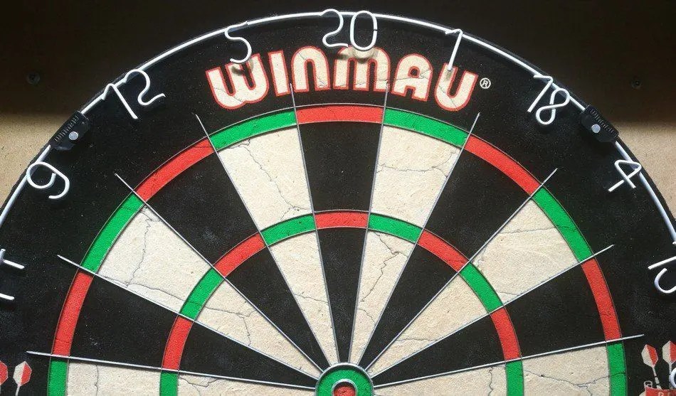 The Winmau Blade 5 Bristle Dartboard Review