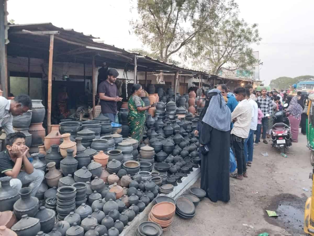 Hyderabad Black clay pot business flourishes at Jahangeer Peer Dargah