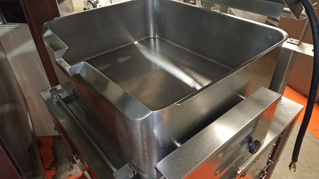 Used 30.75" x 24" Stainless Steel Braising Pan