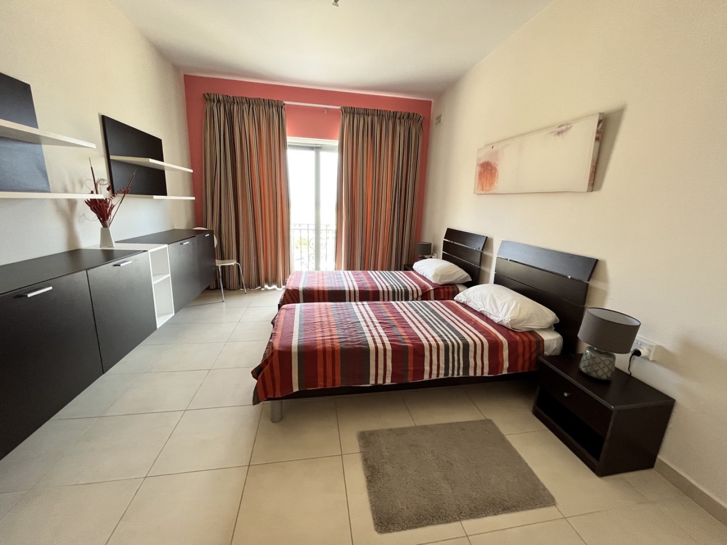 Unique 4 bedroom Apartment in TasSellum For Sale/To Let with pool