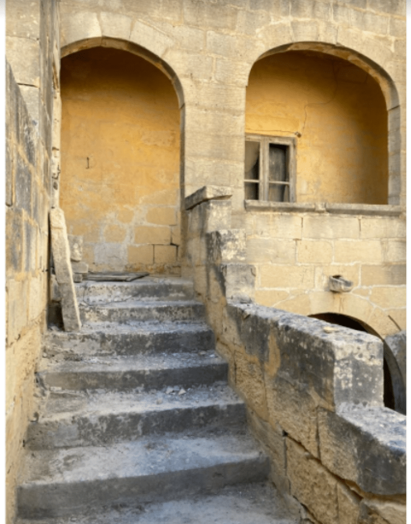 Estate Agents Gozo Shell form Farmhouse with 5 Bedrooms in San Lawrenz