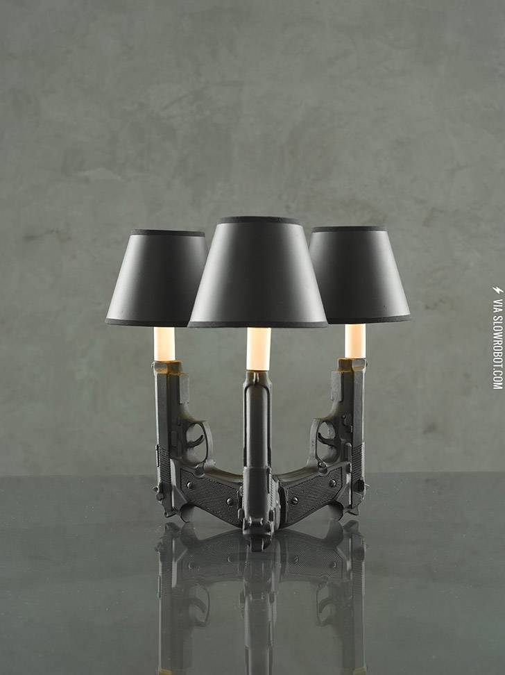 The gun lamp.