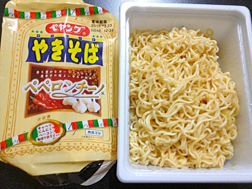麺界のニューフェイス！焼きそばペペロンチーノの基本レシピとアレンジ方法 macaroni