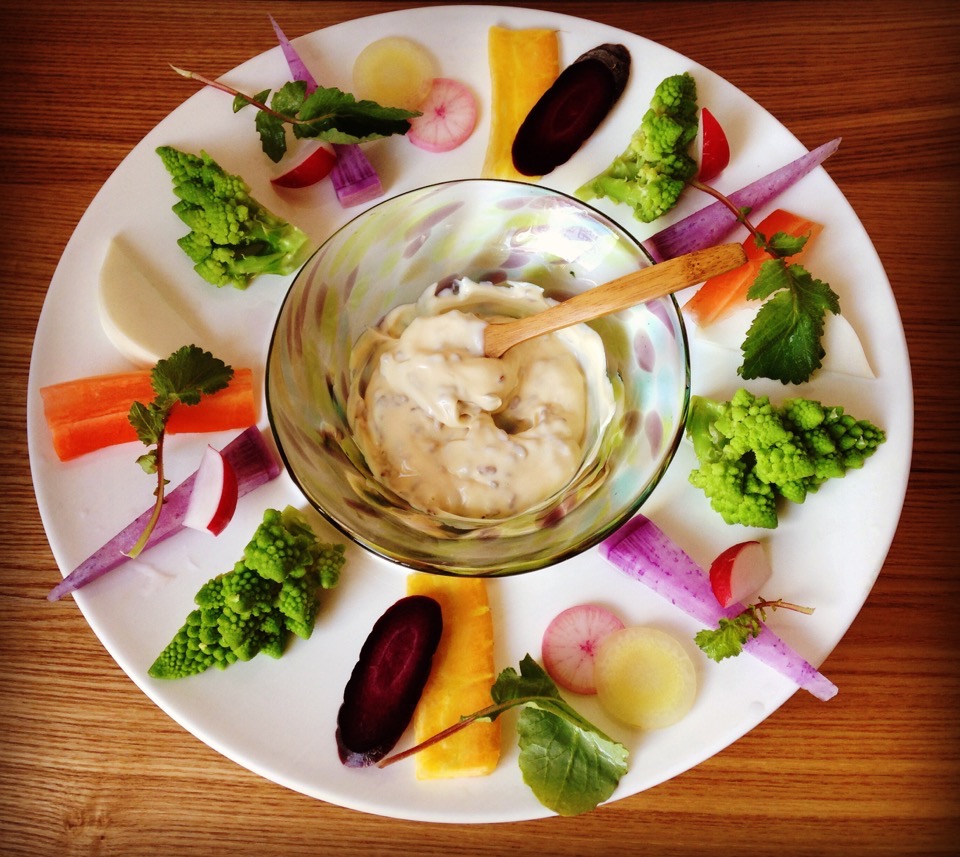 「バーニャカウダ」とは？由来、食べ方、作り方を総まとめ！ macaroni