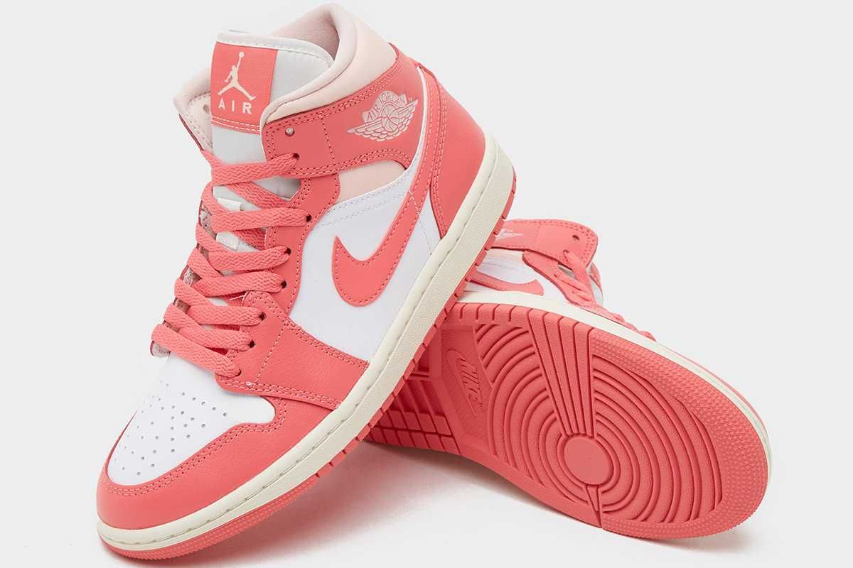 Nike Women's Air Jordan 1 Mid "Strawberries and Cream"の新品/中古フリマ(通販)｜スニダン