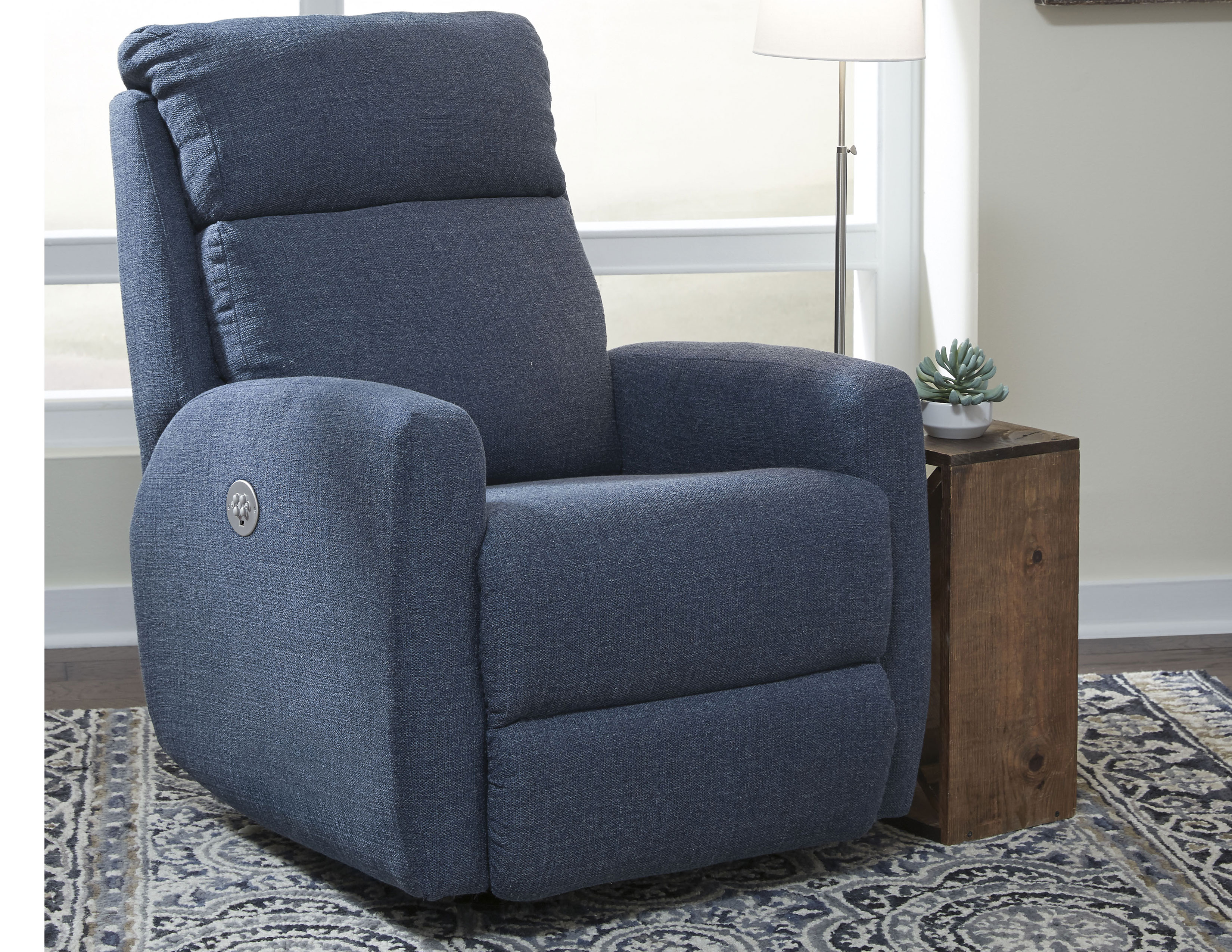 Primo Lay Flat LIFT Recliner w/ SOCozi Heat, Sofas and Sectionals