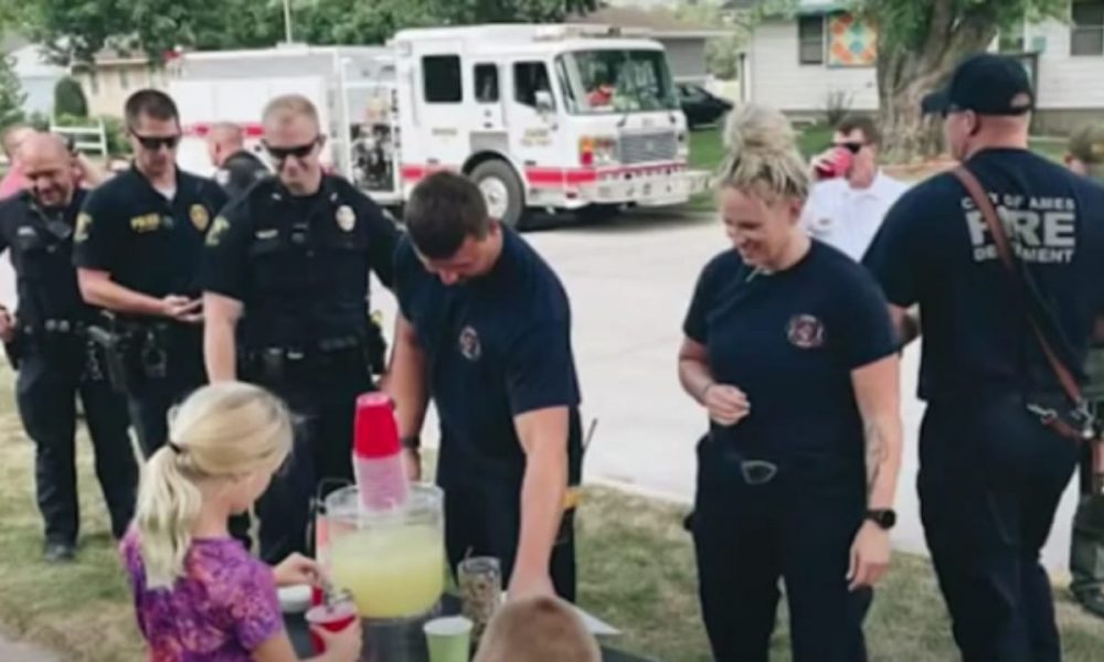 Twins Whose Lemonade Stand Was Robbed Gets Surprised By Community